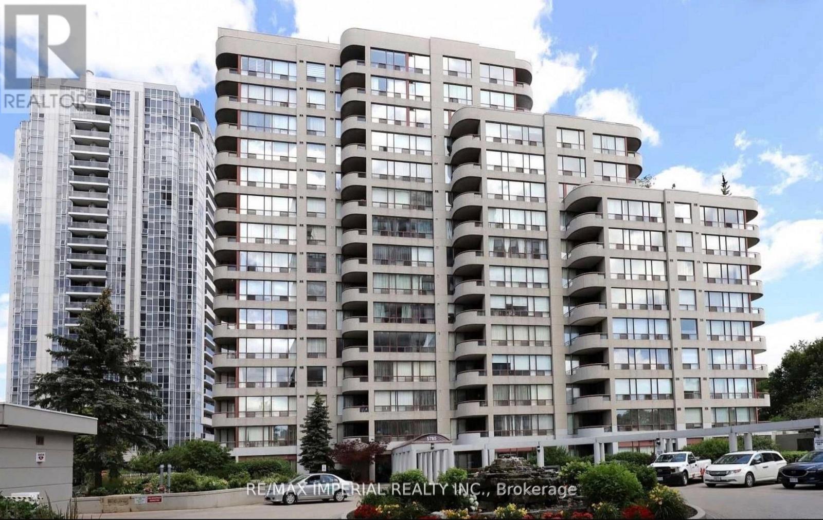 <div class="slider-price">$648,800</div><p>Ph503 - 5785 Yonge Street, Toronto, Ontario</p>