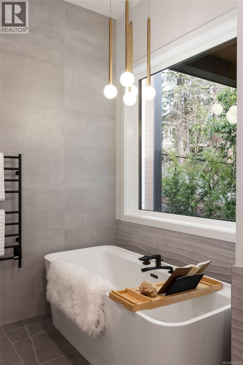 11392 Chalet Rd, North Saanich, British Columbia  V8L 5L9 - Photo 27 - 1028472