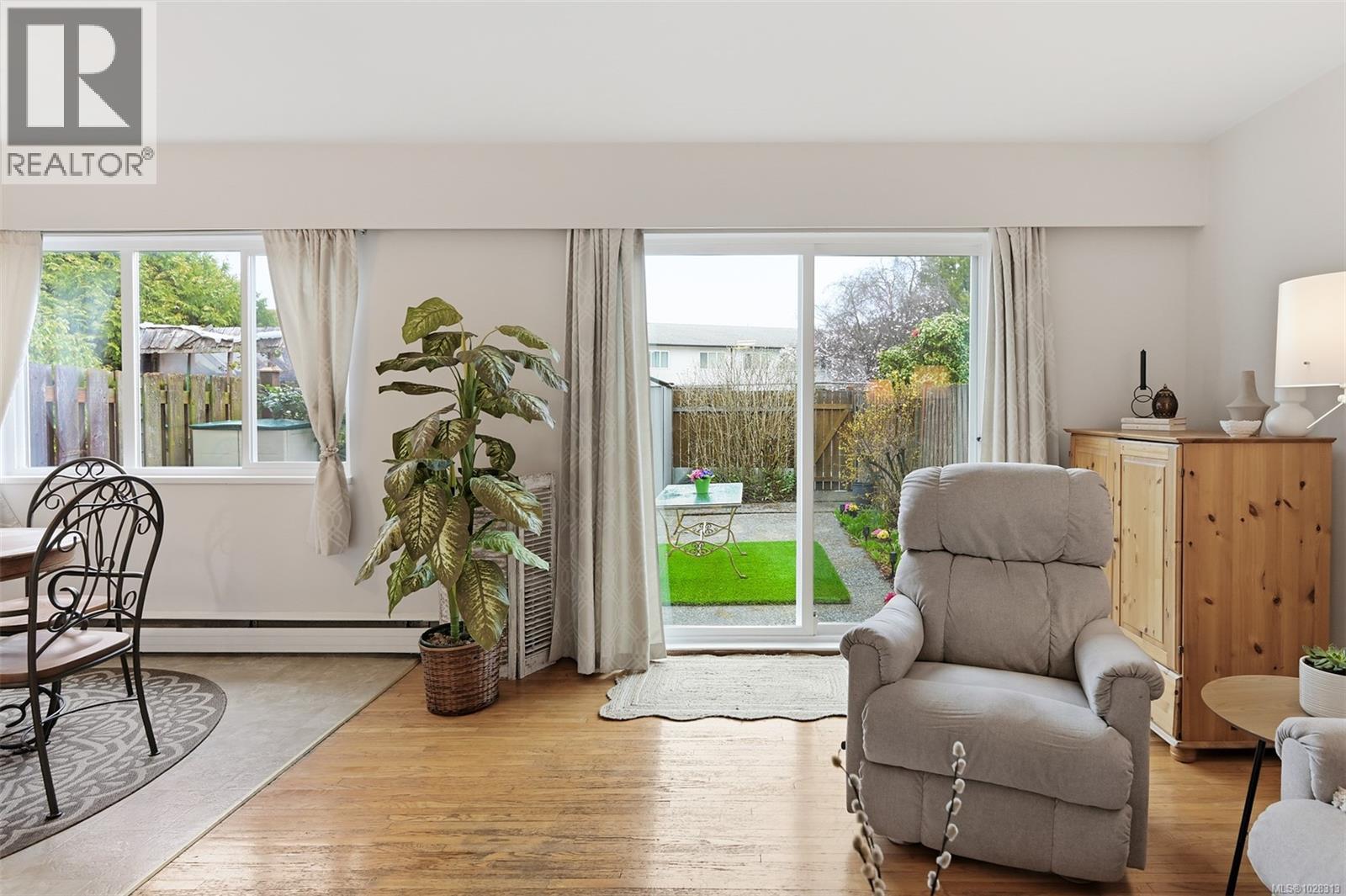 3596 Tillicum Rd, Saanich, British Columbia  V8Z 4H4 - Photo 11 - 1028313