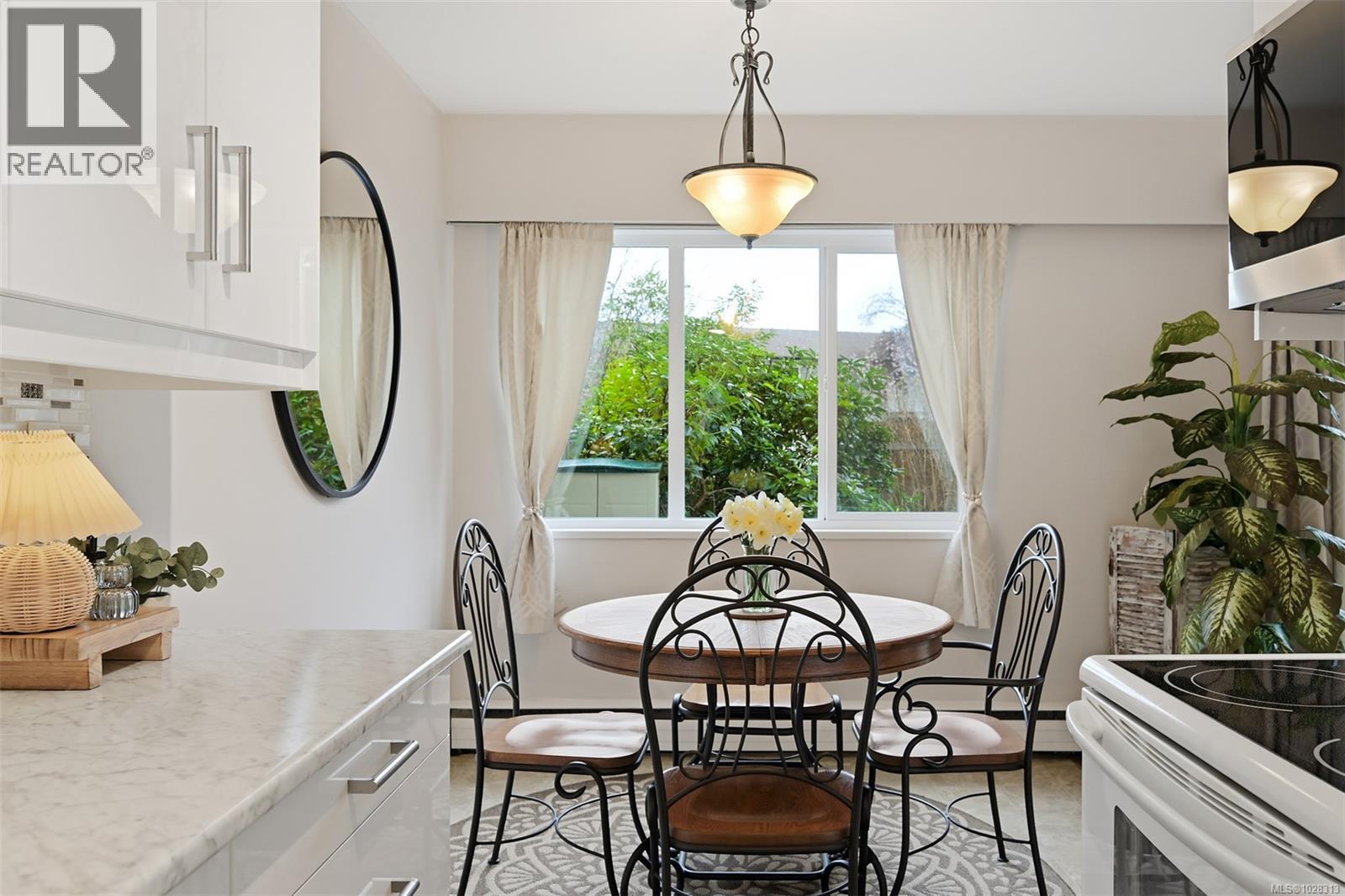 3596 Tillicum Rd, Saanich, British Columbia  V8Z 4H4 - Photo 7 - 1028313