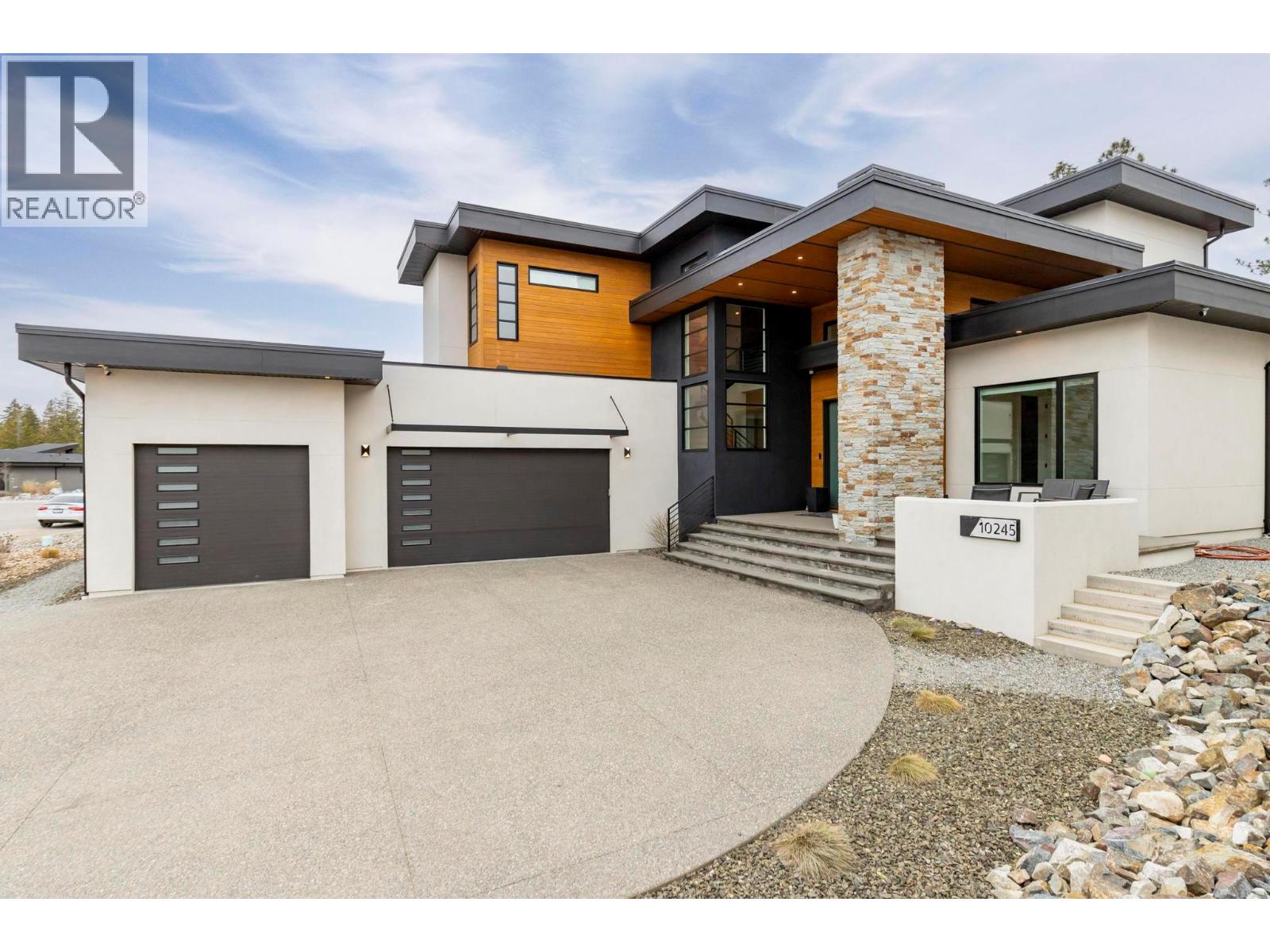 10245 Beacon Hill Drive, Lake Country, British Columbia