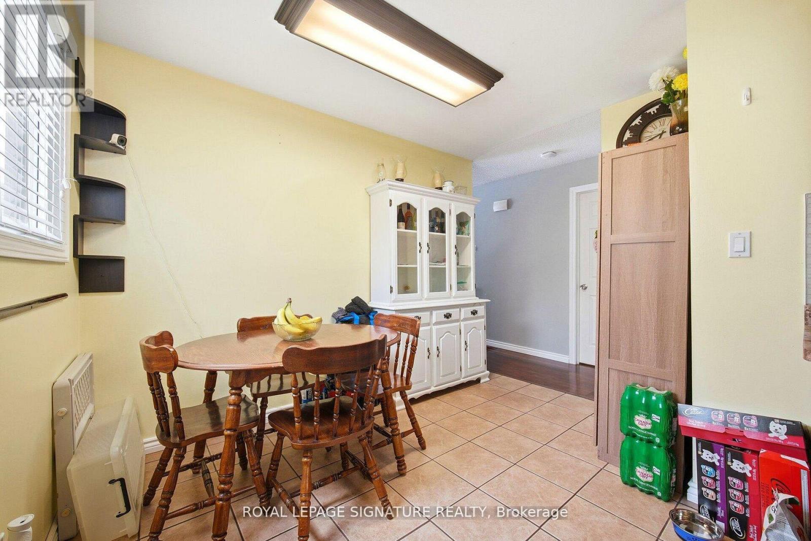 204 Medina Court, Oshawa, Ontario  L1J 7E1 - Photo 11 - E12868736