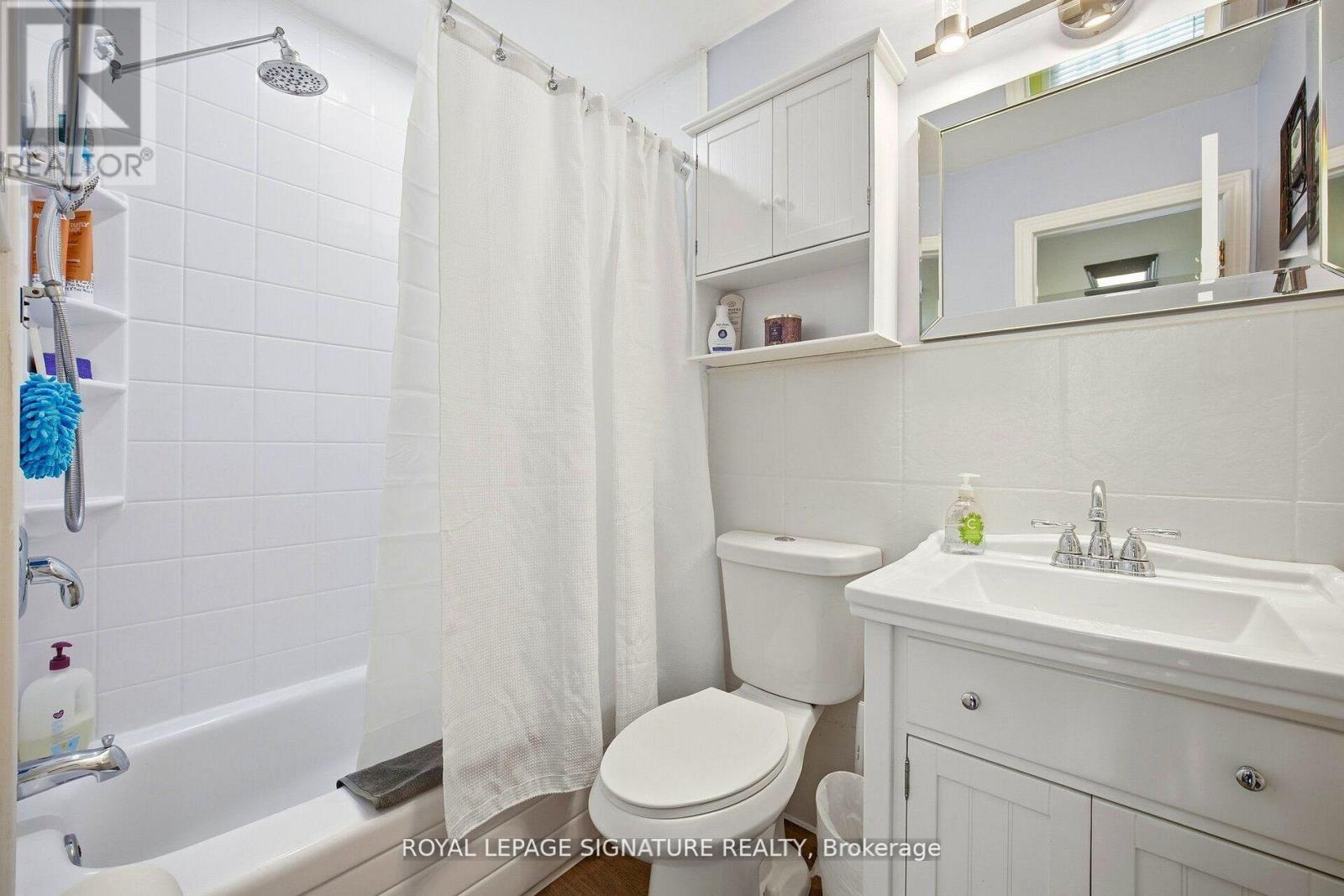 204 Medina Court, Oshawa, Ontario  L1J 7E1 - Photo 15 - E12868736