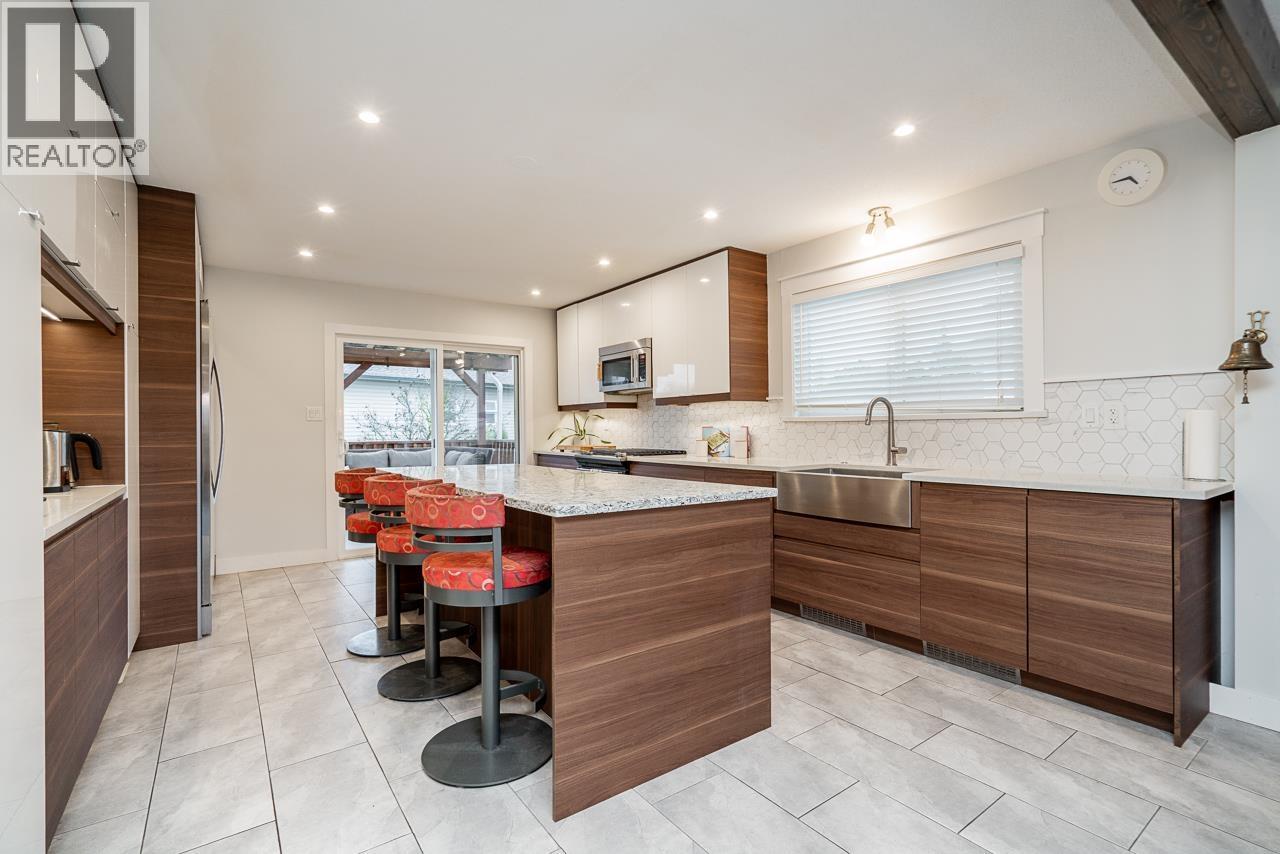 22878 Reid Avenue, Maple Ridge, British Columbia  V2X 9W9 - Photo 2 - R3097988