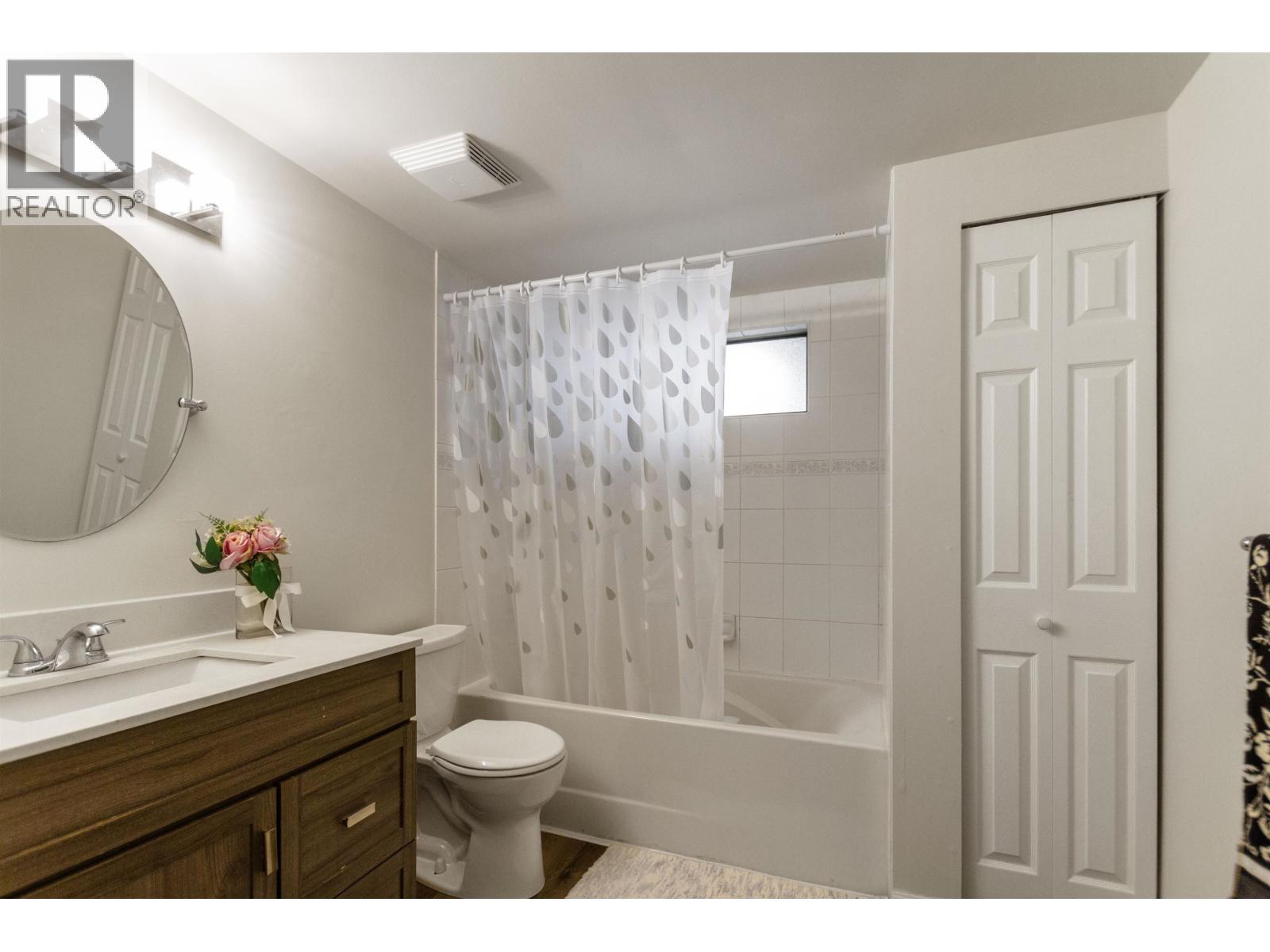 401e 3081 Glen Drive, Coquitlam, British Columbia  V3B 2P8 - Photo 11 - R3098313