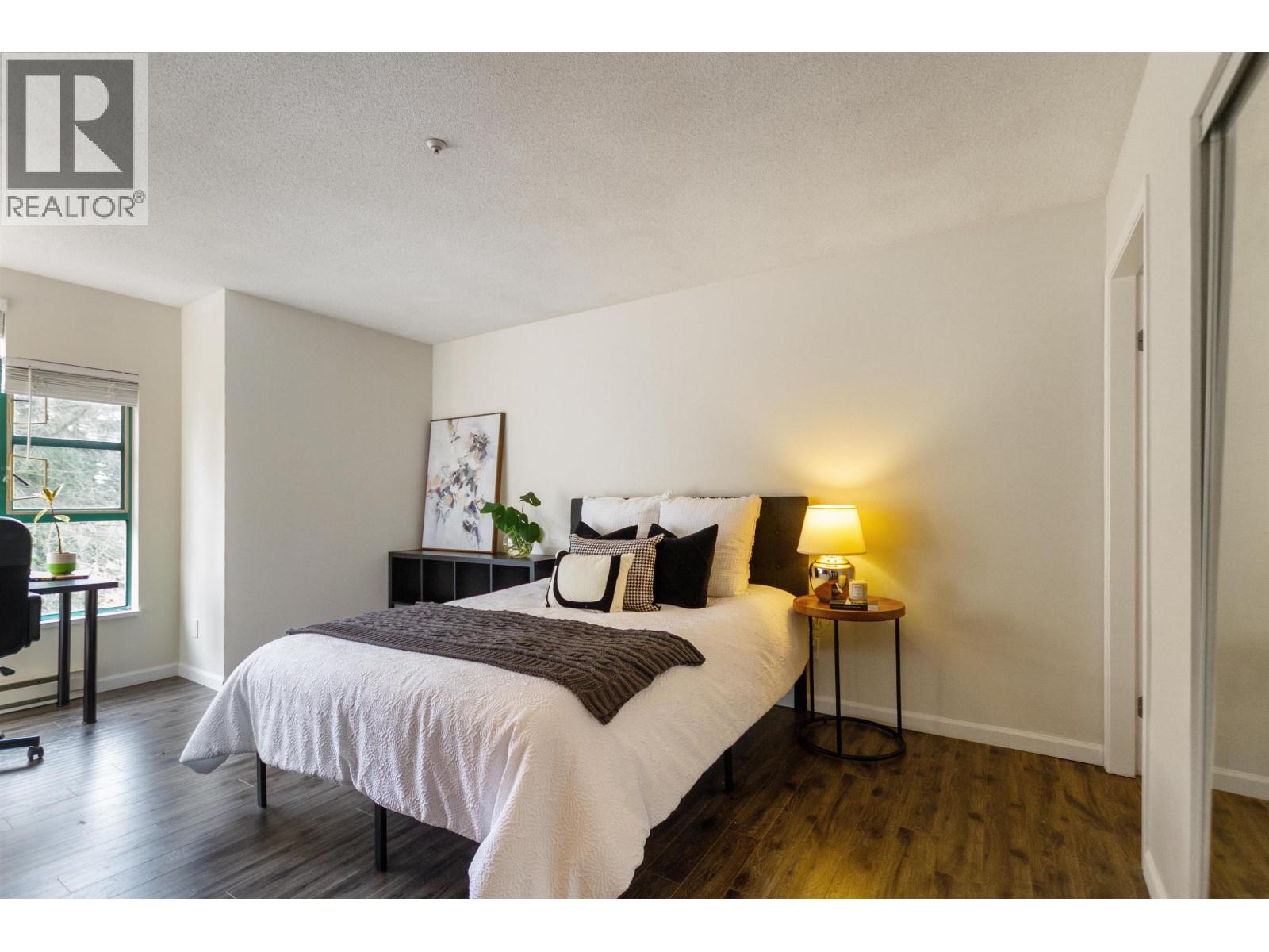 401e 3081 Glen Drive, Coquitlam, British Columbia  V3B 2P8 - Photo 8 - R3098313