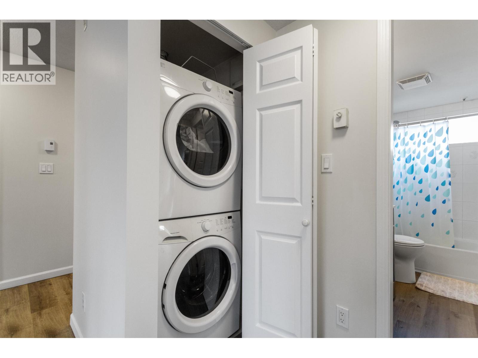 401e 3081 Glen Drive, Coquitlam, British Columbia  V3B 2P8 - Photo 12 - R3098313