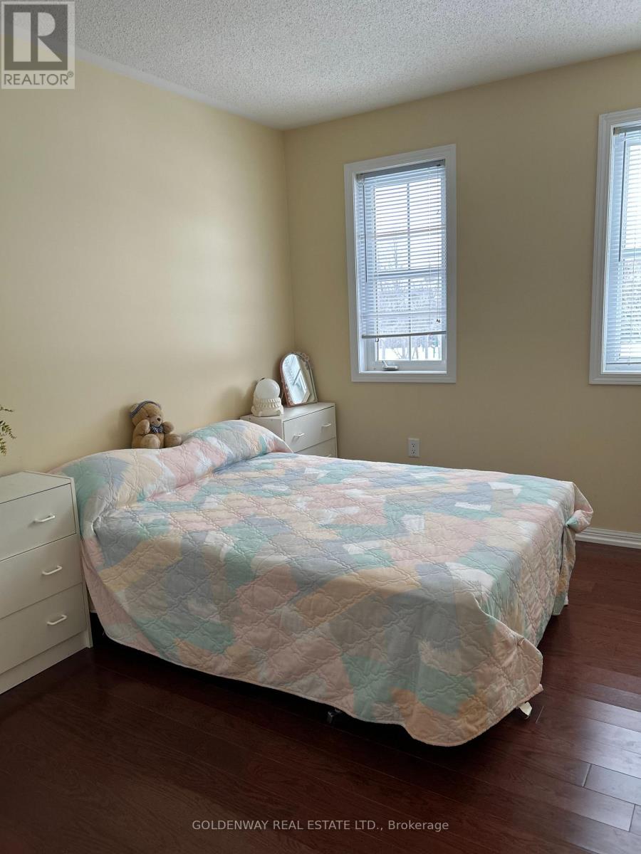 127 Miltrose Crescent, Whitchurch-Stouffville, Ontario  L4A 0R2 - Photo 11 - N12868732