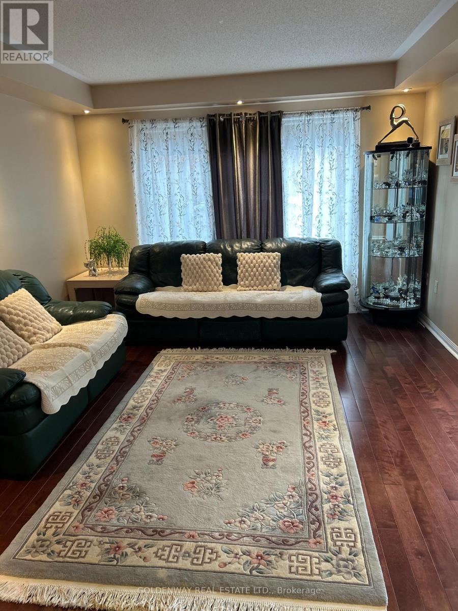 127 Miltrose Crescent, Whitchurch-Stouffville, Ontario  L4A 0R2 - Photo 17 - N12868732