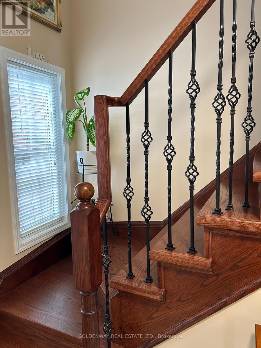 127 Miltrose Crescent, Whitchurch-Stouffville, Ontario  L4A 0R2 - Photo 9 - N12868732