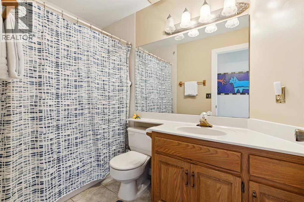 4 Wood Valley Rise Sw, Calgary, Alberta  T2W 5X5 - Photo 27 - A2292225