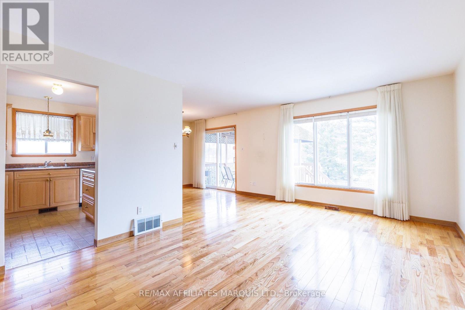 264 Ivan Crescent, Cornwall, Ontario  K6H 7G6 - Photo 6 - X12868786