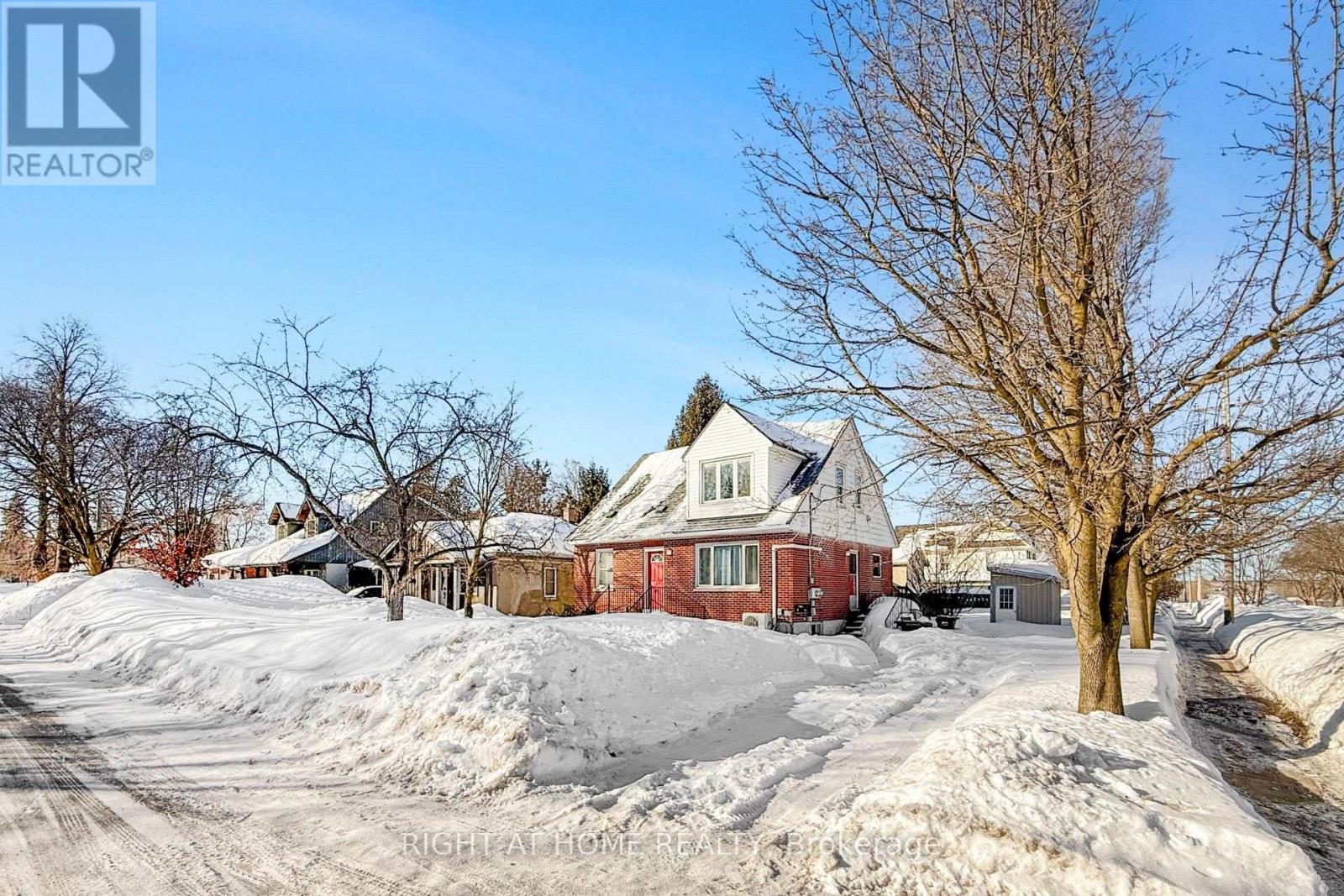 19 ALFRED STREET W, Barrie, Ontario