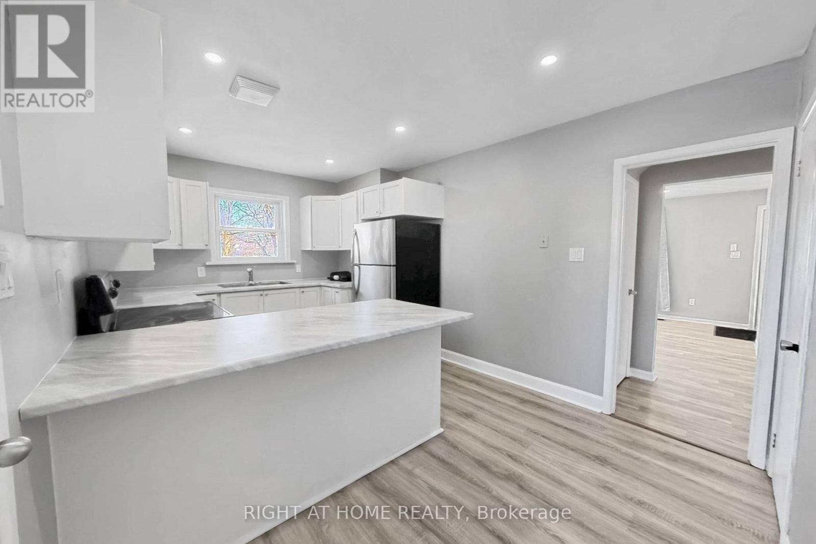 19 Alfred Street W, Barrie, Ontario  L4N 3L9 - Photo 10 - S12868776