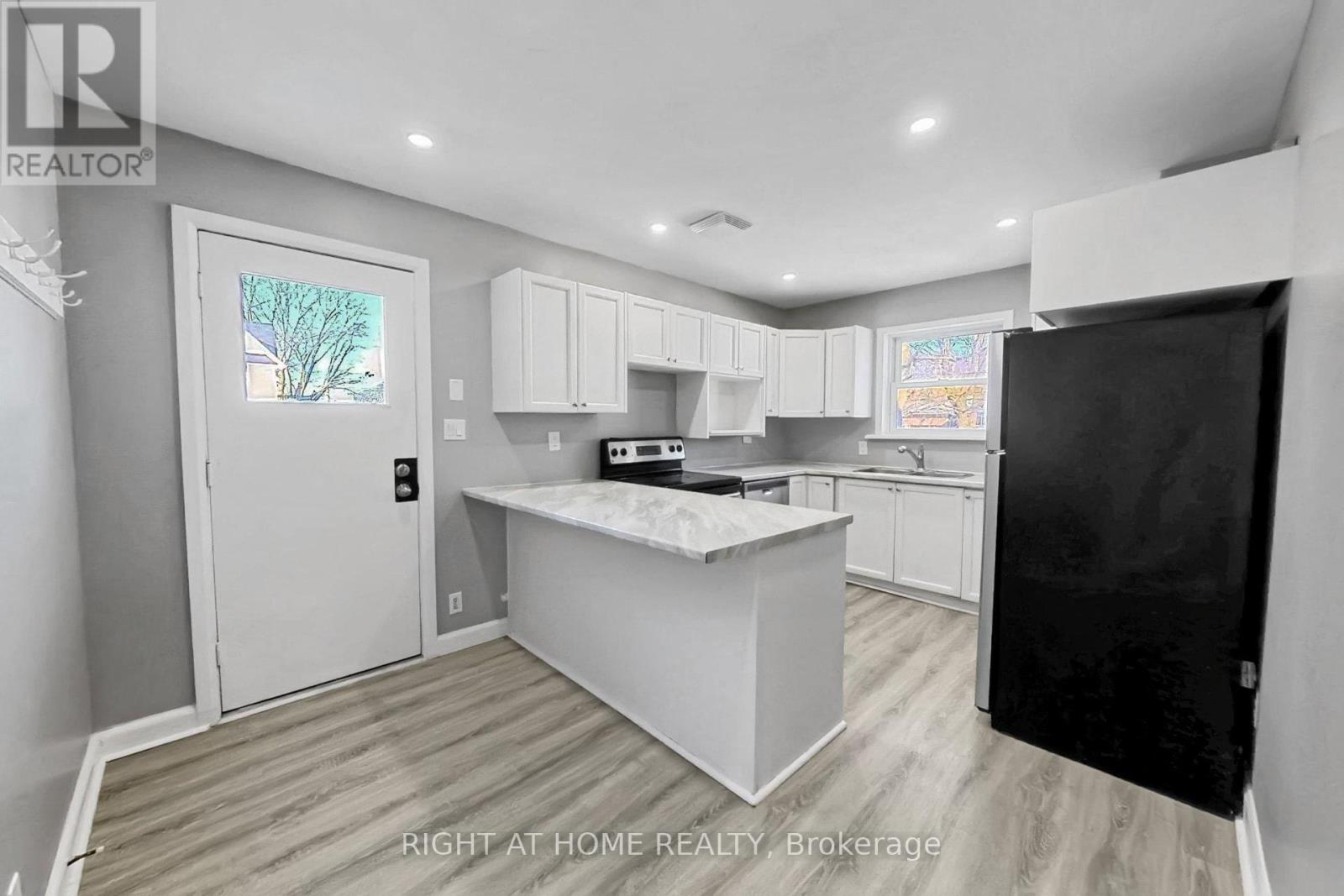 19 Alfred Street W, Barrie, Ontario  L4N 3L9 - Photo 8 - S12868776