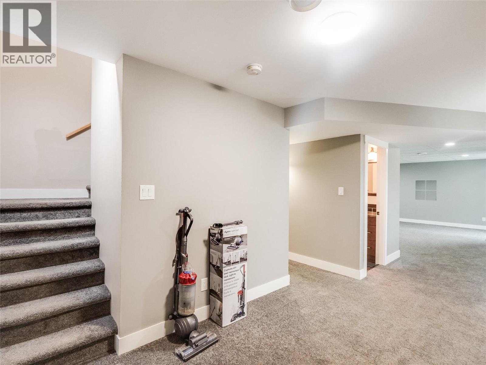 892 Waterloo Road, Castlegar, British Columbia  V1N 4K8 - Photo 39 - 10378764