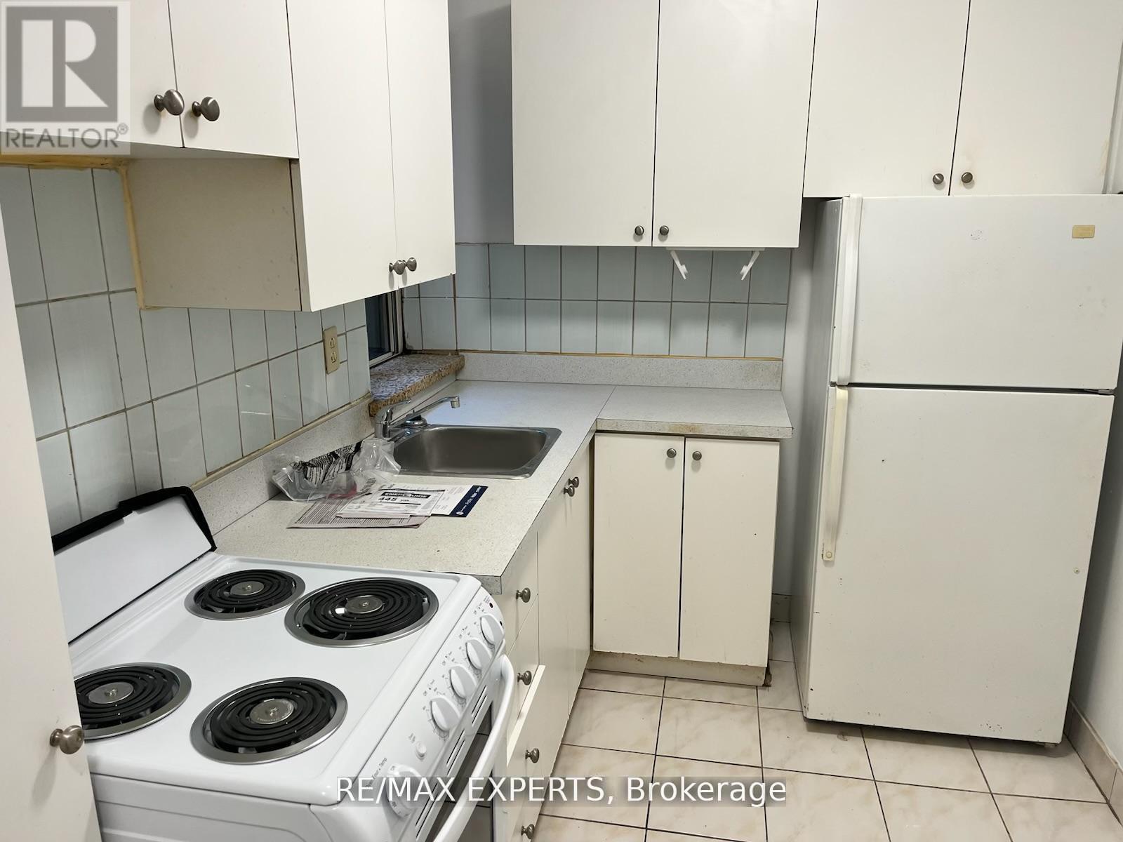 102 - 3261a Lake Shore Boulevard W, Toronto, Ontario  M8V 1M2 - Photo 6 - W12868774