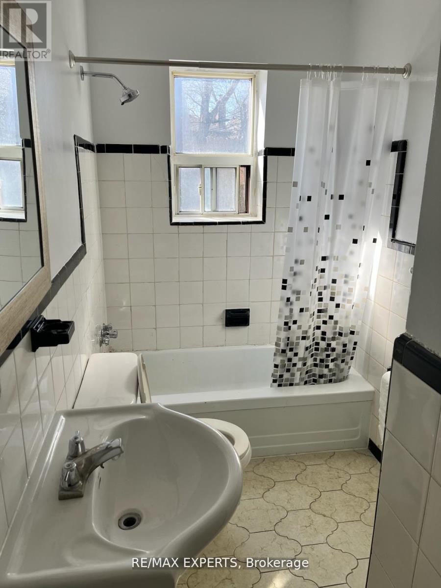 102 - 3261a Lake Shore Boulevard W, Toronto, Ontario  M8V 1M2 - Photo 8 - W12868774