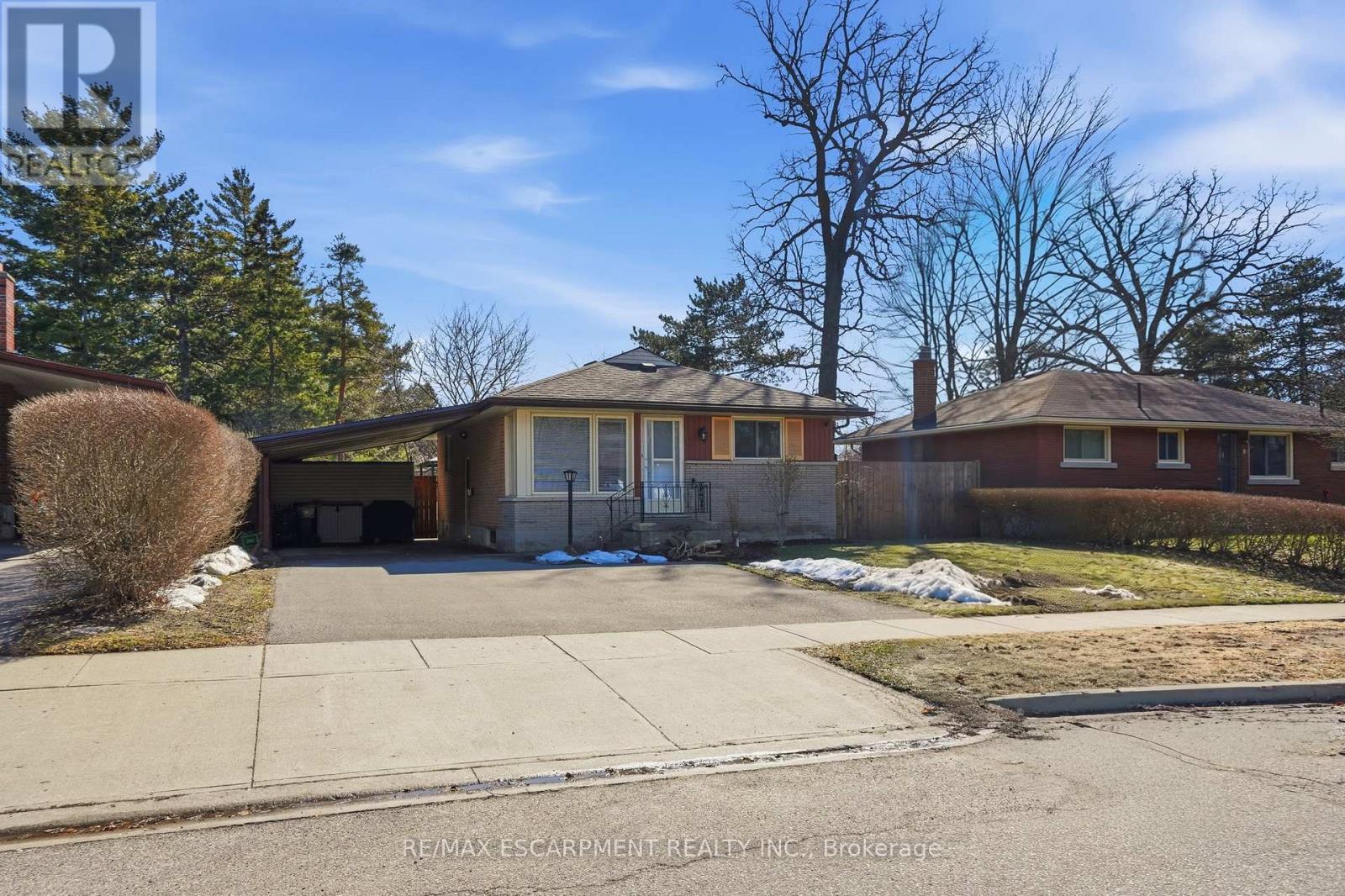 11 Alison Avenue, Waterloo, Ontario  N1R 1M8 - Photo 2 - X12868818