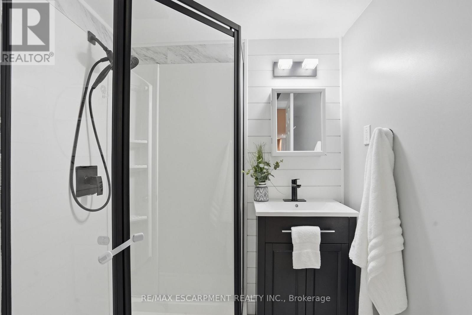 11 Alison Avenue, Waterloo, Ontario  N1R 1M8 - Photo 28 - X12868818