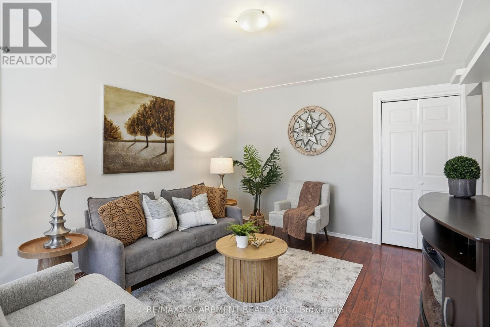 11 Alison Avenue, Waterloo, Ontario  N1R 1M8 - Photo 4 - X12868818