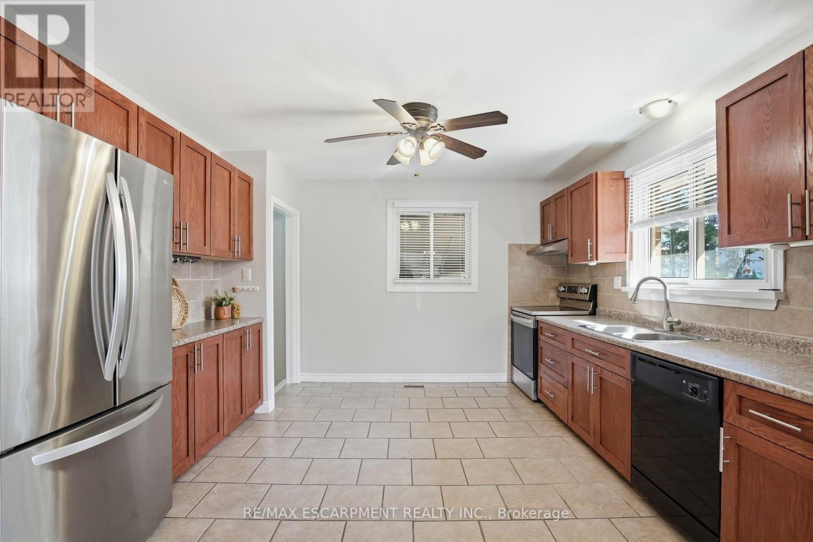 11 Alison Avenue, Waterloo, Ontario  N1R 1M8 - Photo 8 - X12868818