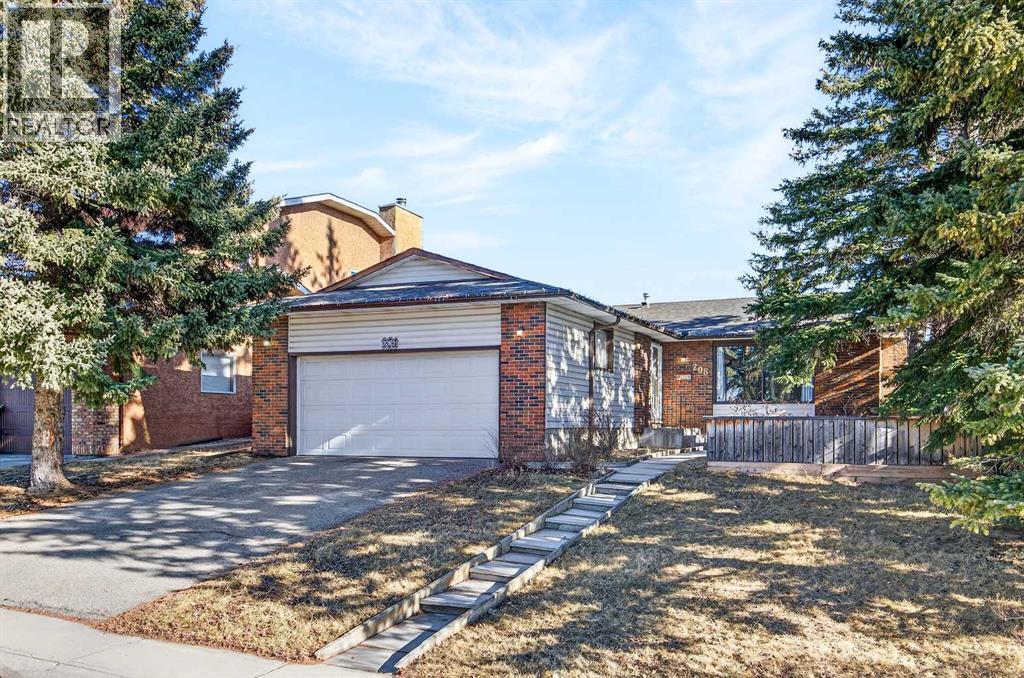208 Silver Valley Rise Nw, Calgary, Alberta  T3B 4B2 - Photo 1 - A2285846