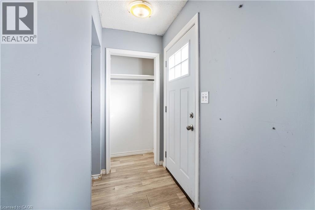 549 Lakeview Road, Fort Erie, Ontario  L2A 4W5 - Photo 3 - 40811285