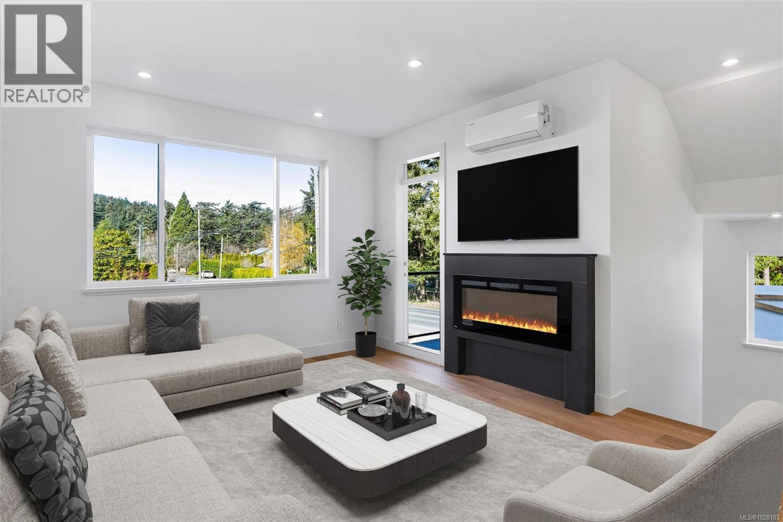 3 1559 Ash Rd, Saanich, British Columbia  V8N 2S9 - Photo 5 - 1028103