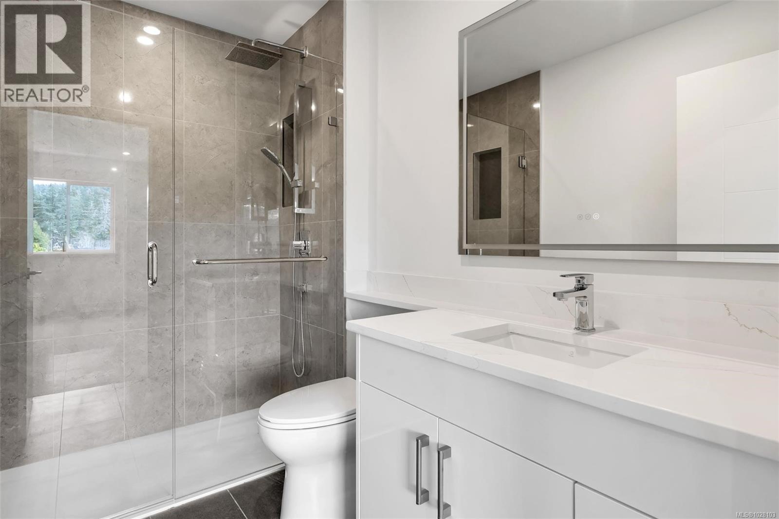 3 1559 Ash Rd, Saanich, British Columbia  V8N 2S9 - Photo 37 - 1028103