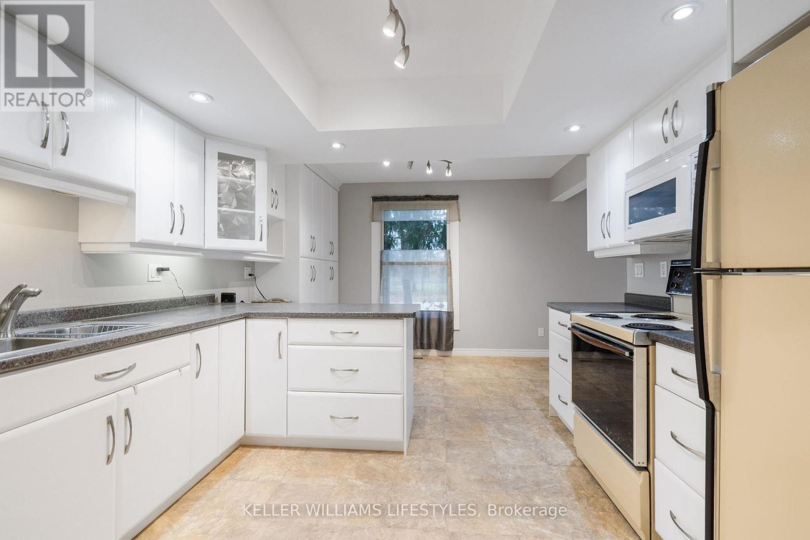 345 Everglade Crescent, London North, Ontario  N6H 4M7 - Photo 20 - X12861828