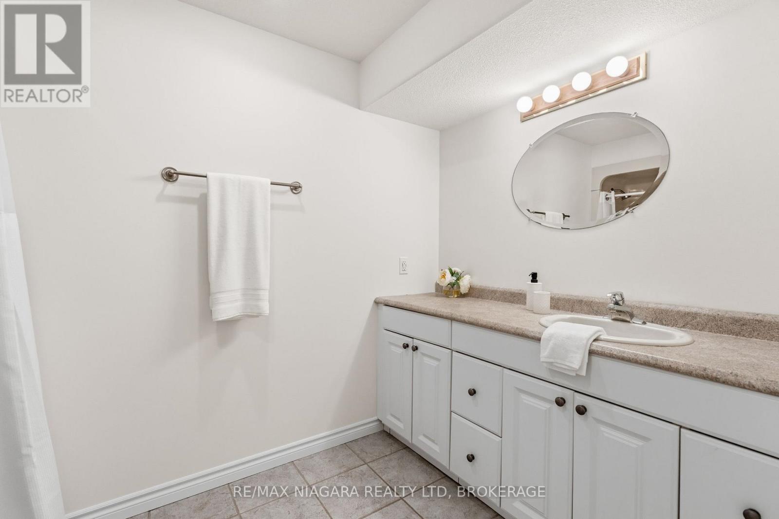 86 Newport Street, St. Catharines, Ontario  L2M 1P7 - Photo 24 - X12868380