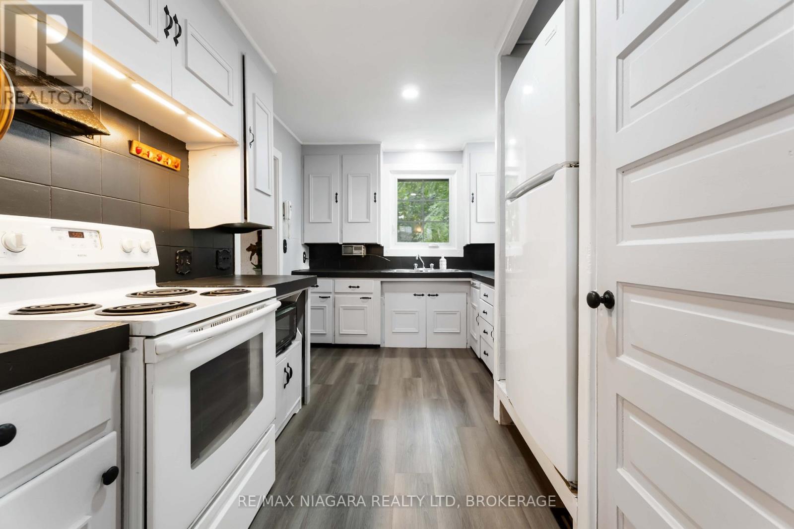 6275 Pine Grove Avenue, Niagara Falls, Ontario  L2G 4J4 - Photo 8 - X12868840