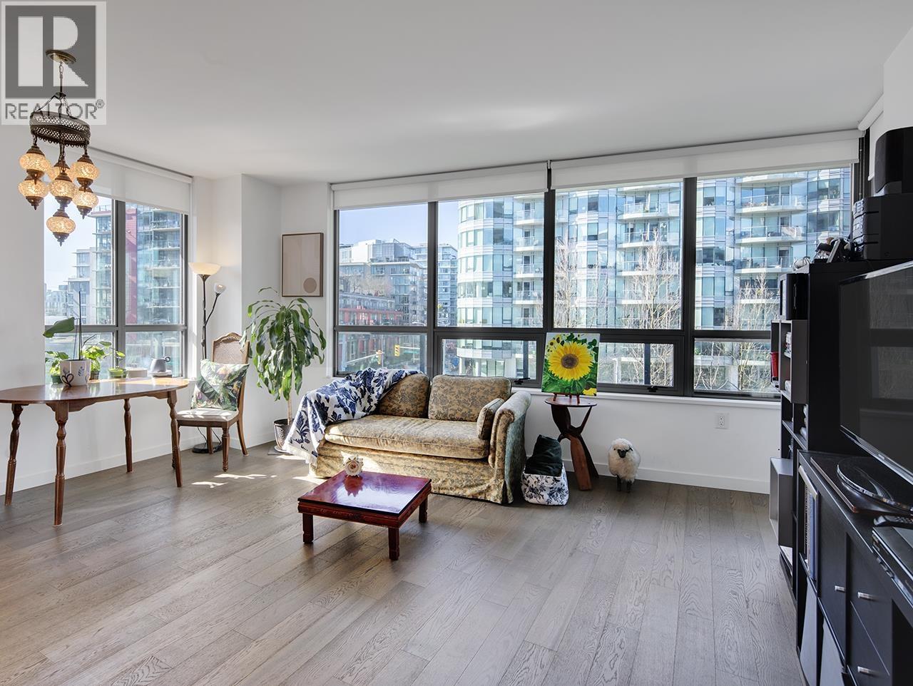 404 1688 Pullman Porter Street, Vancouver, British Columbia  V6A 0H4 - Photo 2 - R3098459