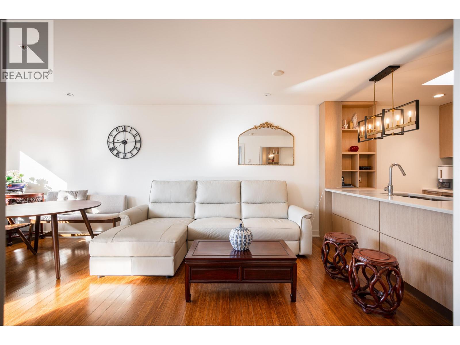 403 2481 WATERLOO STREET, Vancouver, British Columbia