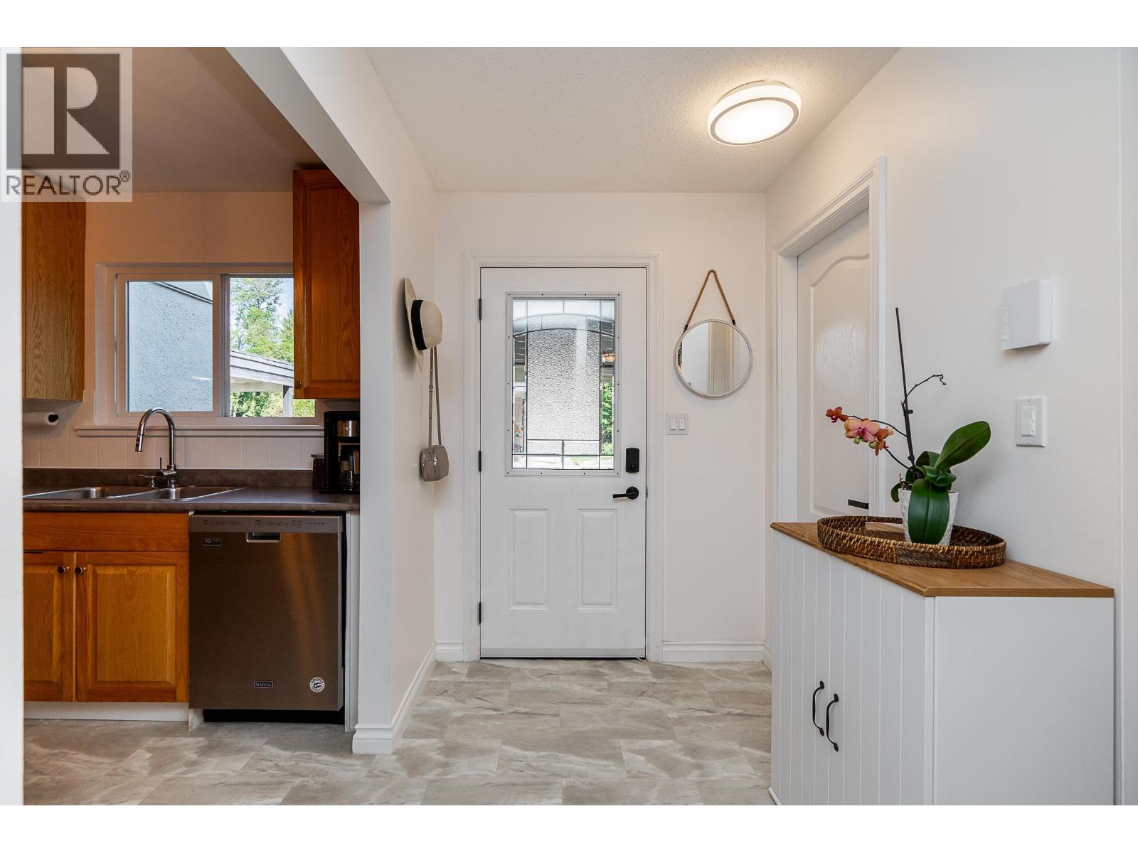 12108 Schmidt Crescent, Maple Ridge, British Columbia  V2X 8A2 - Photo 9 - R3098473