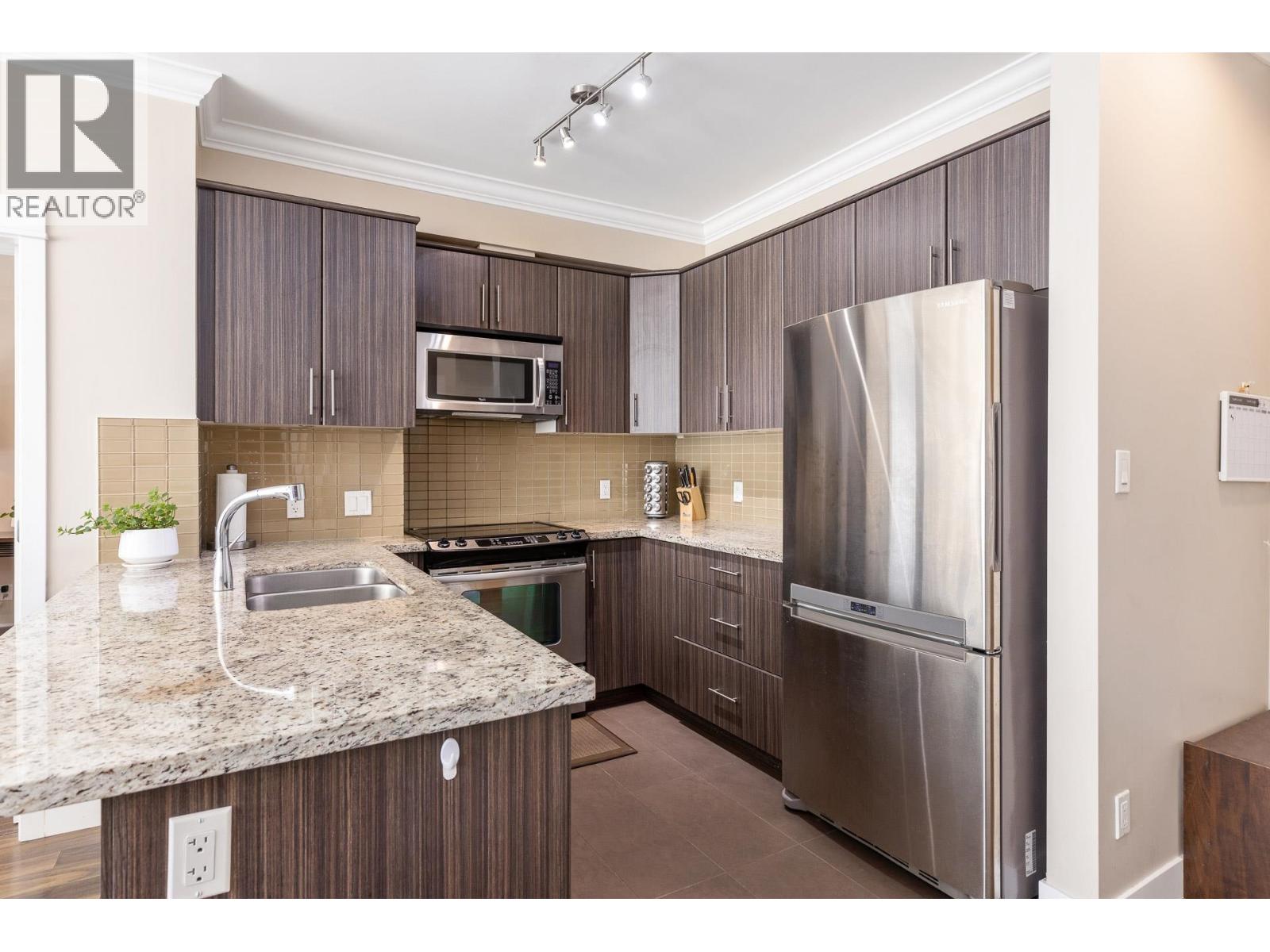 219 6888 Royal Oak Avenue, Burnaby, British Columbia  V5J 4J2 - Photo 12 - R3098474