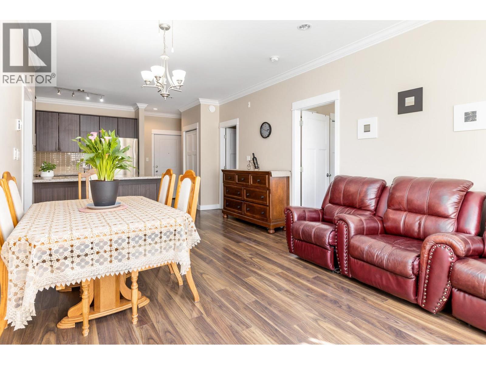 219 6888 Royal Oak Avenue, Burnaby, British Columbia  V5J 4J2 - Photo 5 - R3098474