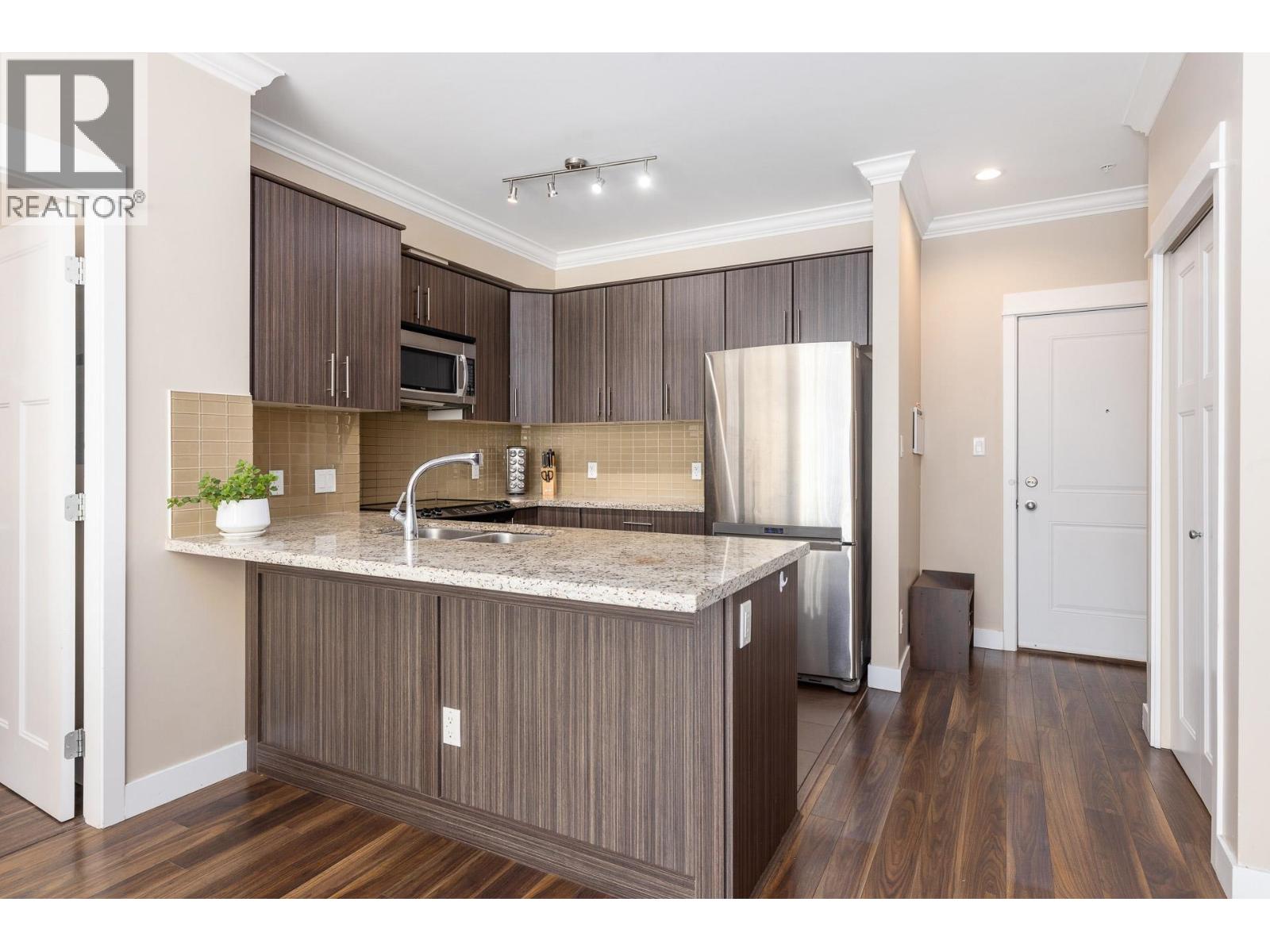 219 6888 Royal Oak Avenue, Burnaby, British Columbia  V5J 4J2 - Photo 8 - R3098474