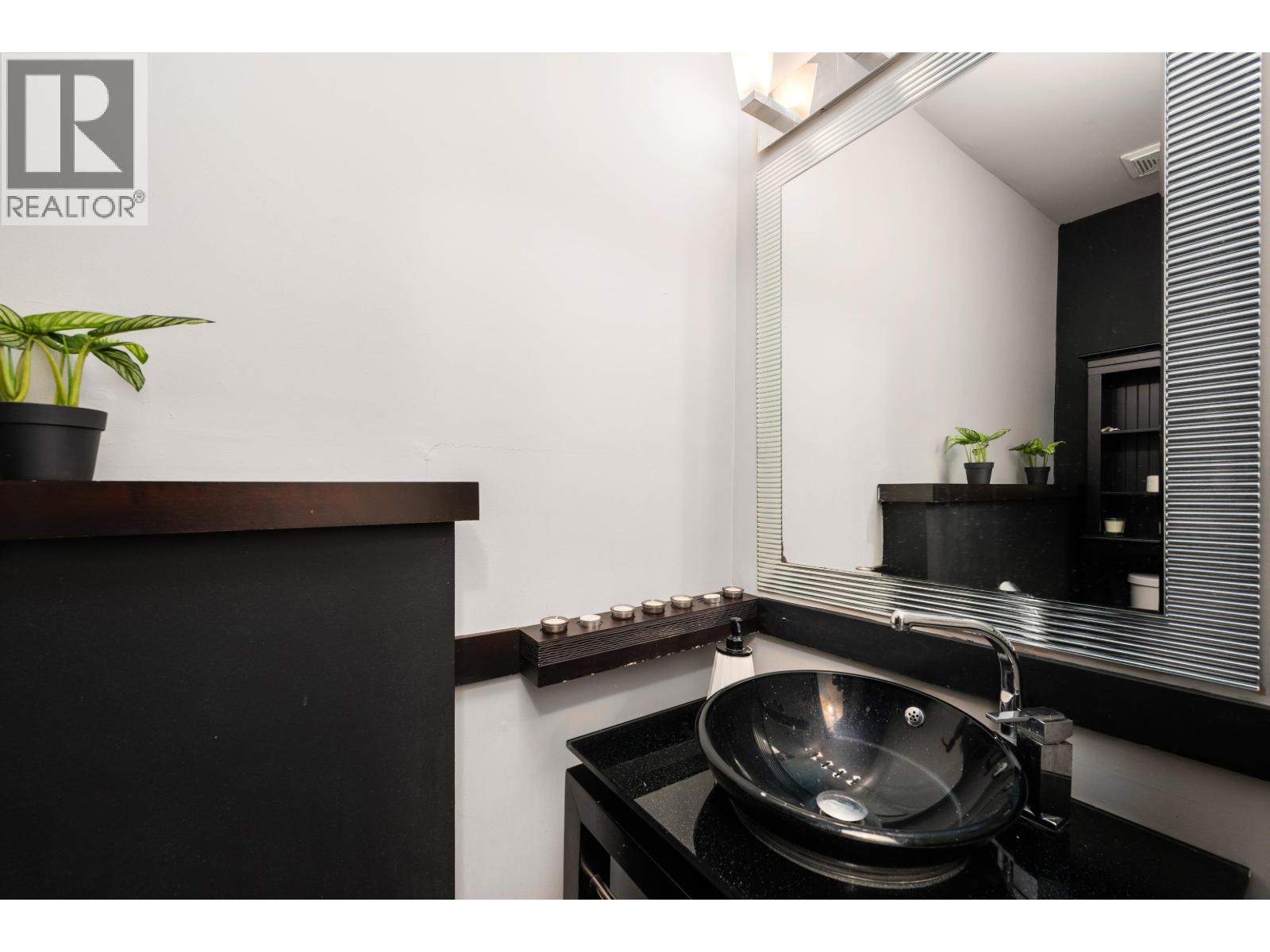 1128 Fraserview Street, Port Coquitlam, British Columbia  V3C 5H1 - Photo 9 - R3098466