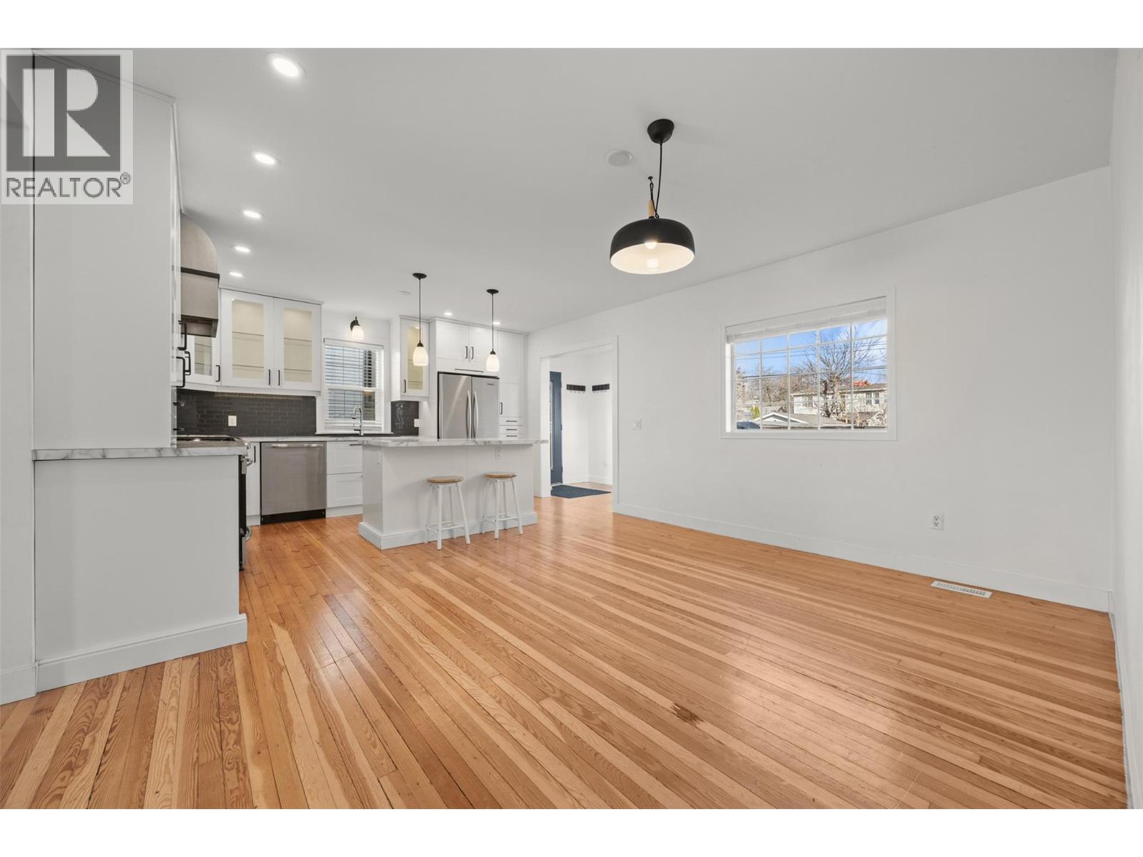 828 Sutherland Avenue, Kelowna, British Columbia  V1Y 5X5 - Photo 8 - 10378101