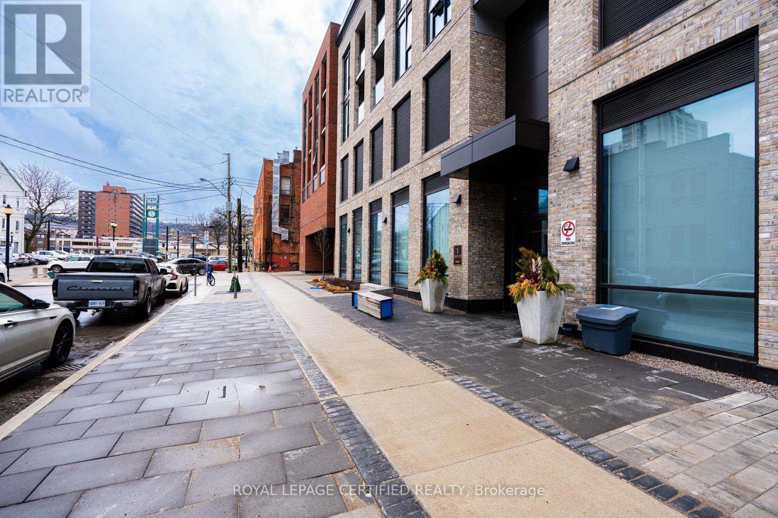 1314 - 1 Jarvis Street, Hamilton, Ontario L8R 3J2 - Photo 3 - X12867498