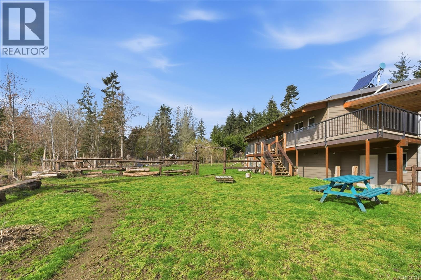 1425 Benzon Cres, Errington, British Columbia  V0R 1V0 - Photo 3 - 1027281