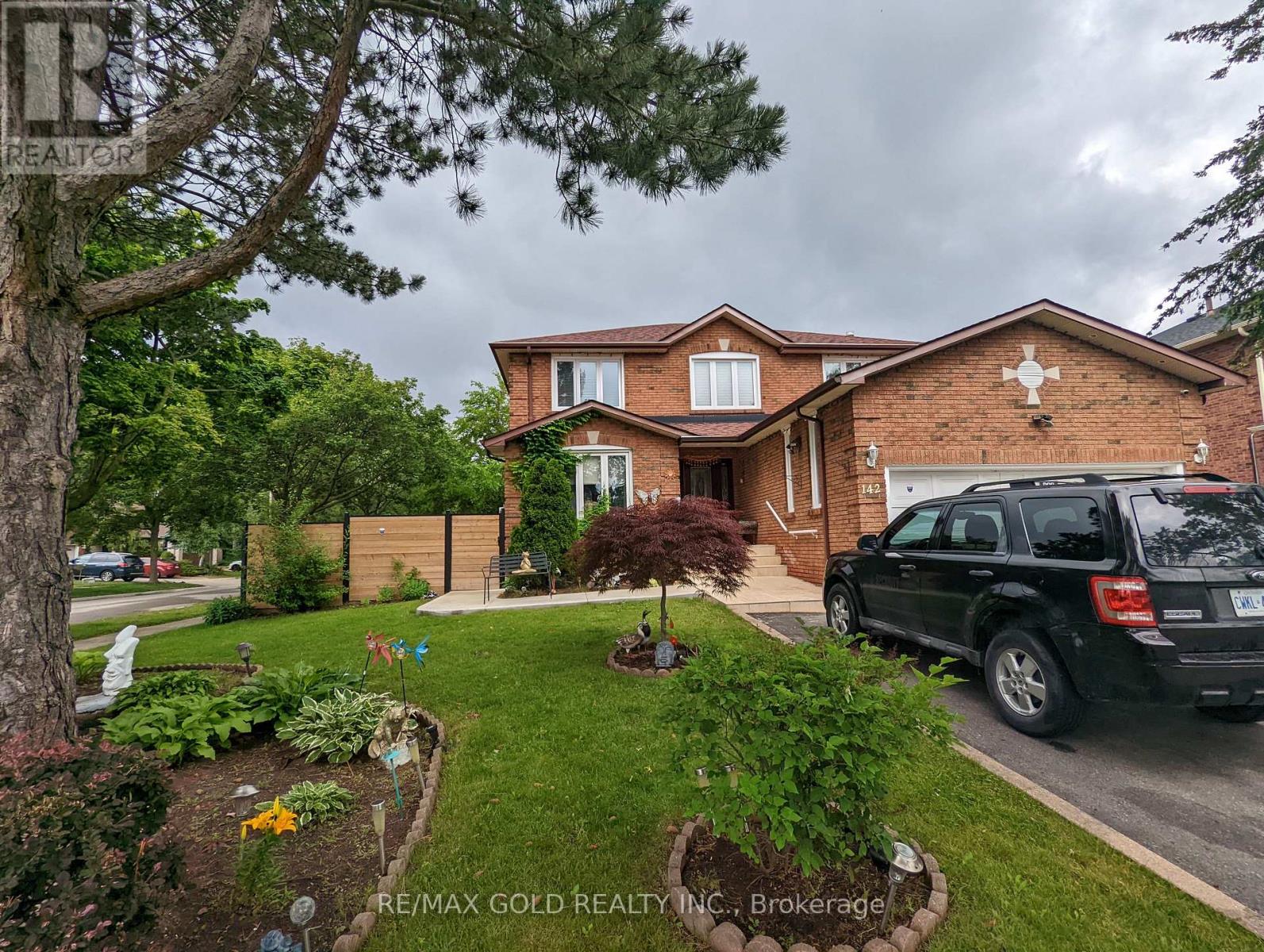 142 WHITCHURCH MEWS, Mississauga, Ontario