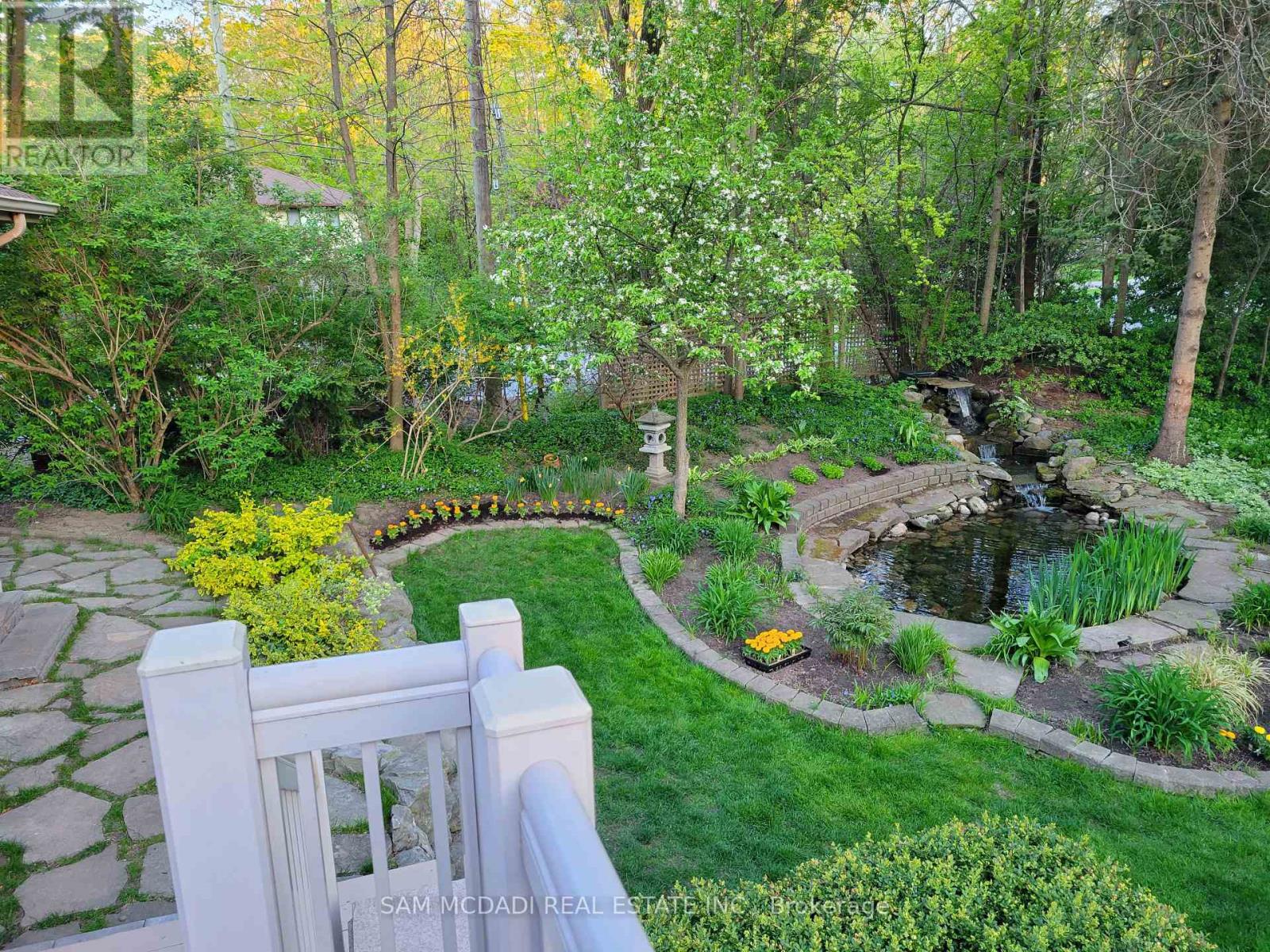 388 Ash Road, Oakville, Ontario  L6J 4P7 - Photo 38 - W12866514