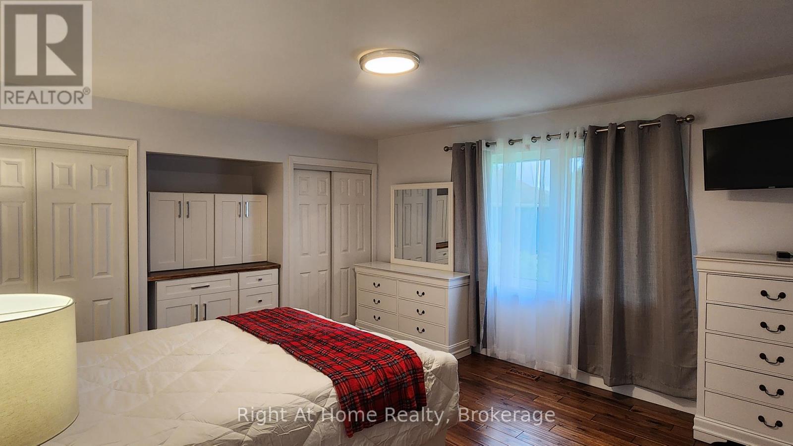 15414 Niagara Parkway, Niagara-On-The-Lake, Ontario  L0S 1J0 - Photo 12 - X12863544