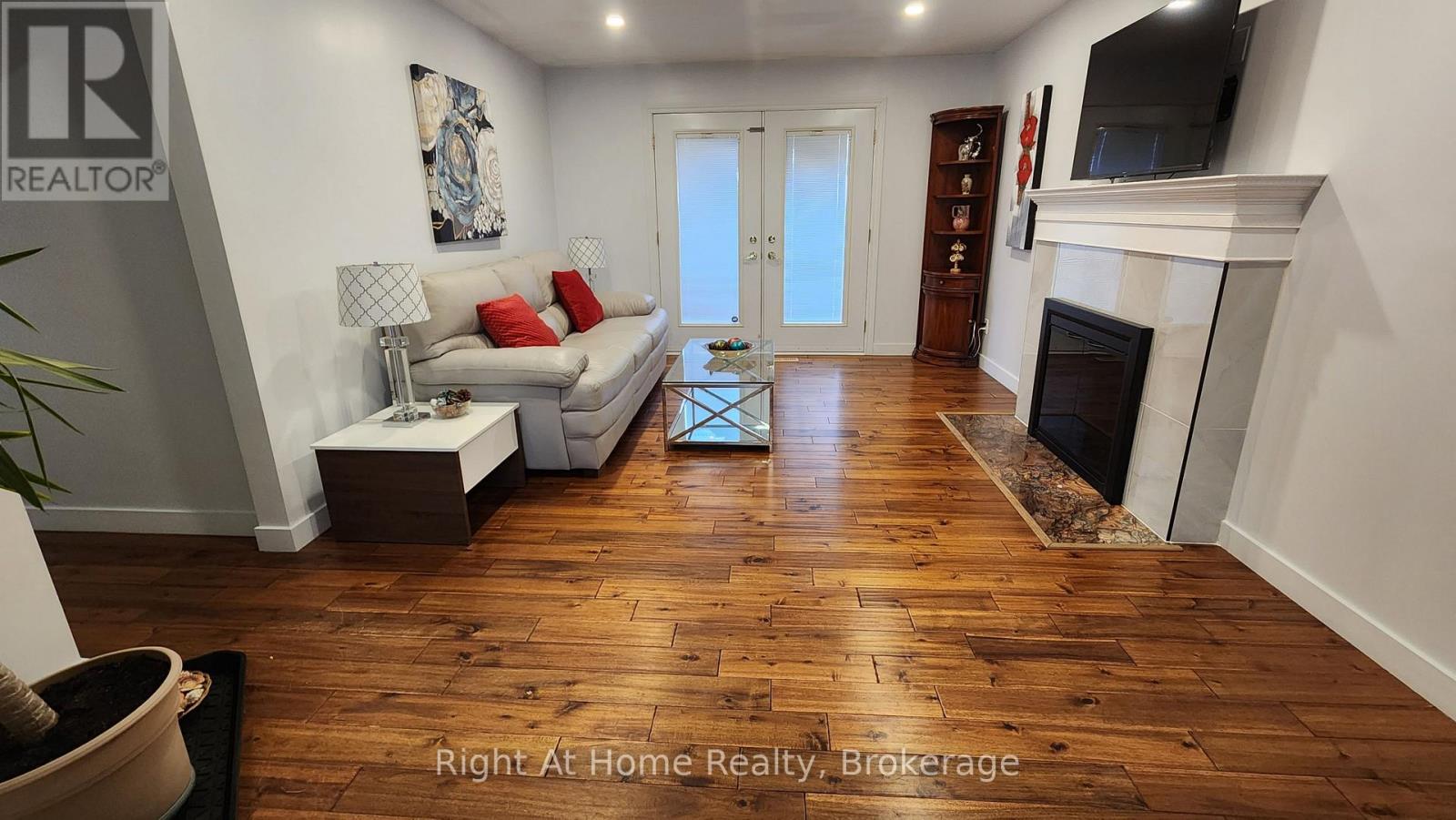 15414 Niagara Parkway, Niagara-On-The-Lake, Ontario  L0S 1J0 - Photo 14 - X12863544