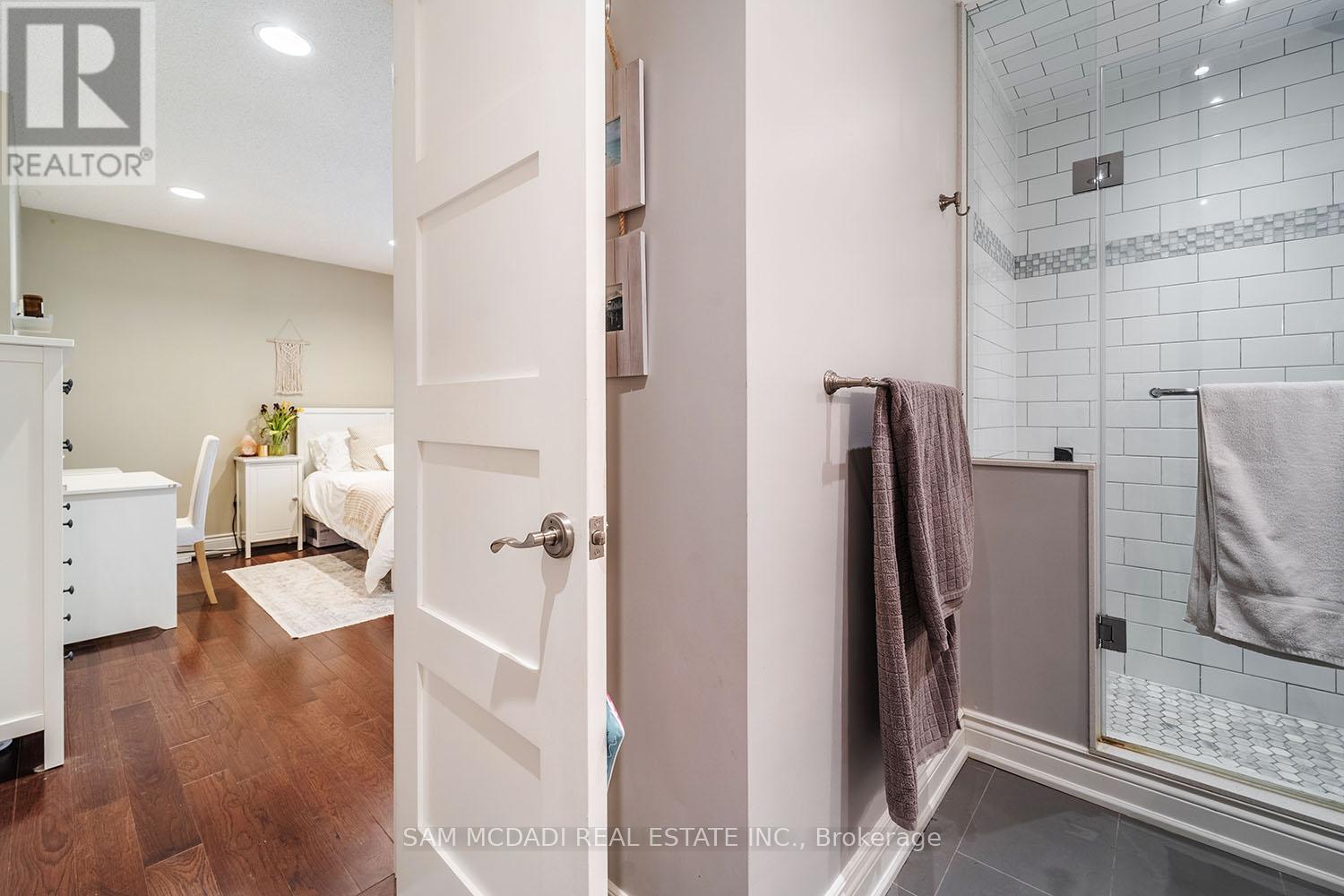 388 Ash Road, Oakville, Ontario  L6J 4P7 - Photo 21 - W12866514