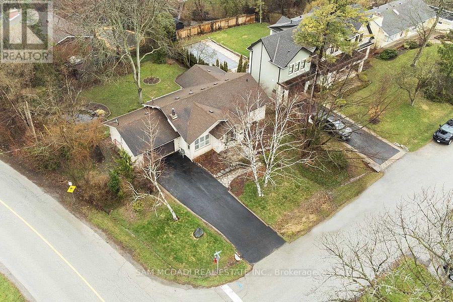 388 Ash Road, Oakville, Ontario  L6J 4P7 - Photo 47 - W12866514