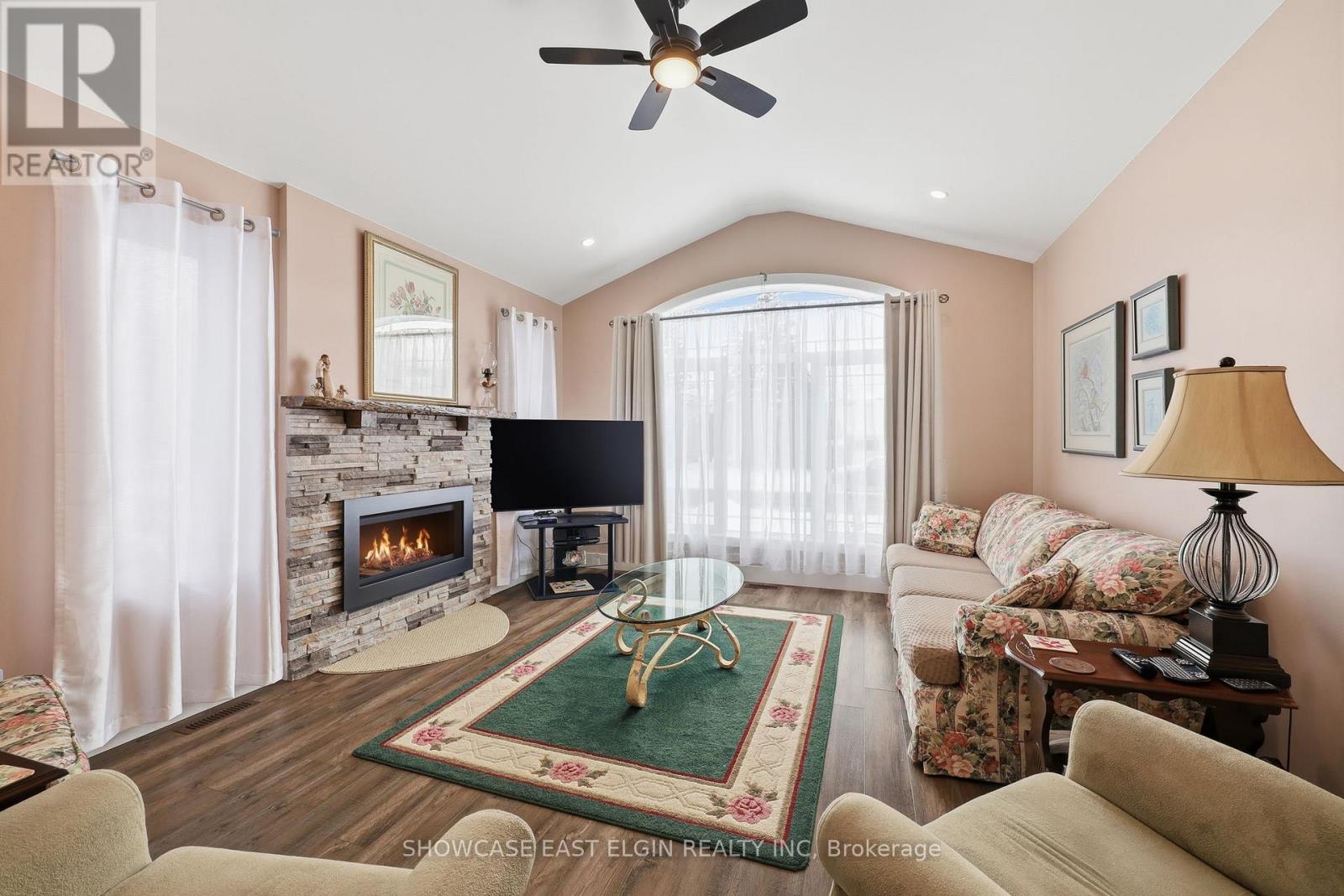 Photo 10 of 30 for 271 Sydenham Street E